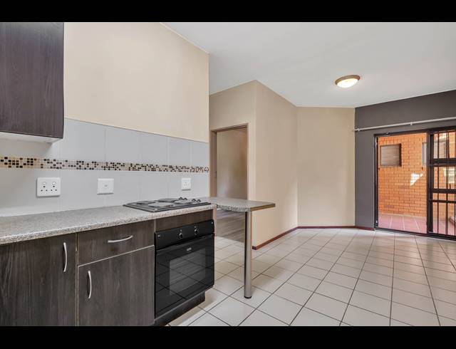 1 BEDROOM APARTMENT FOR SALE IN RICHMOND